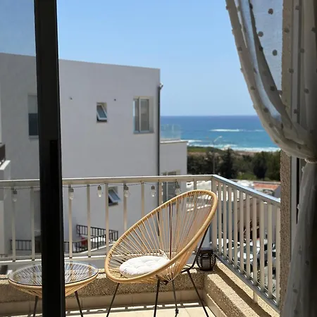 Sea View Near The דירה Paphos